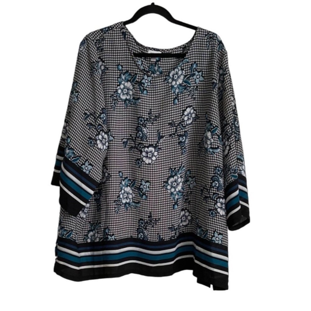 Avenue Woman’s Multi Color Floral With Stripe Trim Blouse Size 26/28‎ Scoop Neck